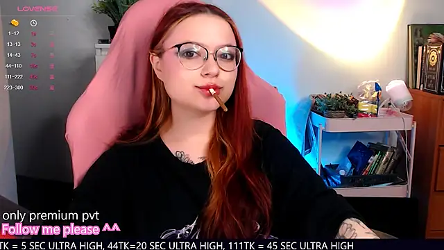 Snapshot of me__hanna chatting on October 2025 10:05:01 PM me hanna online show from October 2025 10:05:01 PM