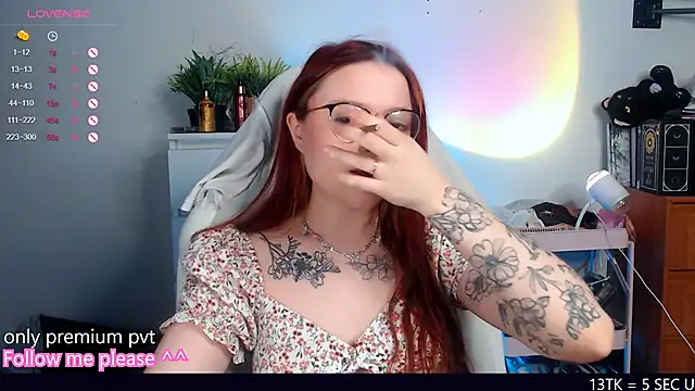 Snapshot of me__hanna chatting on October 2025 01:06:02 AM me hanna online show from October 2025 01:06:02 AM