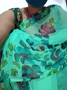 Snapshot of Archna-ji chatting on March 2025 08:22:01 AM Archna-ji online show from March 2025 08:22:01 AM