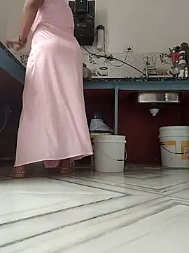 Snapshot of Archna-ji chatting on September 2025 03:39:02 AM Archna-ji online show from September 2025 03:39:02 AM