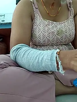 Snapshot of Archna-ji chatting on October 2025 02:20:01 AM Archna-ji online show from October 2025 02:20:01 AM