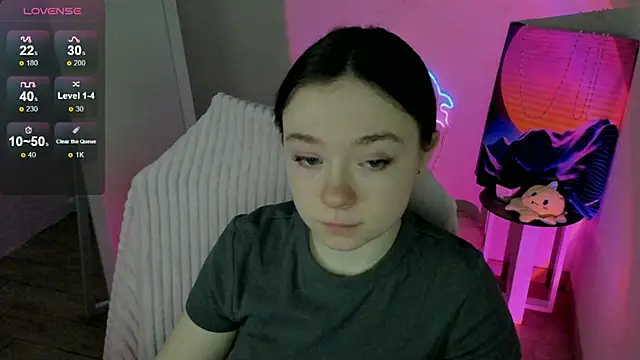 Florence meow online show from February 2025 10:56:02 AM