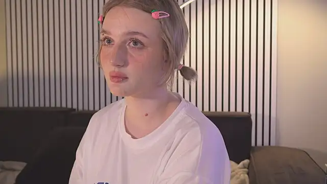 ELLIEJAY online show from April 2026 05:30:01 AM