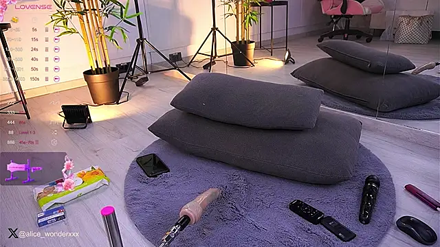 VanessaSimon online show from January 2025 09:26:01 AM