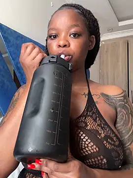 SexxyLunar online show from April 2026 07:33:01 AM