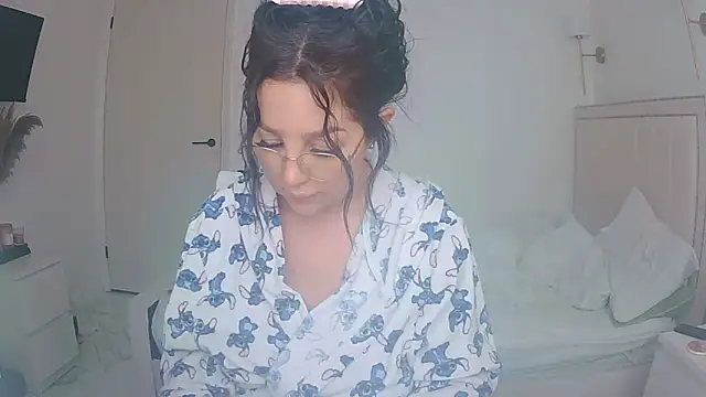 magical mia online show from May 2026 10:23:01 AM
