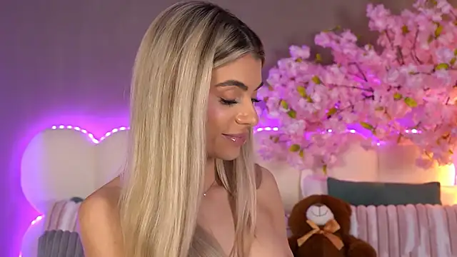 HaileyMadow online show from April 2026 01:41:01 PM