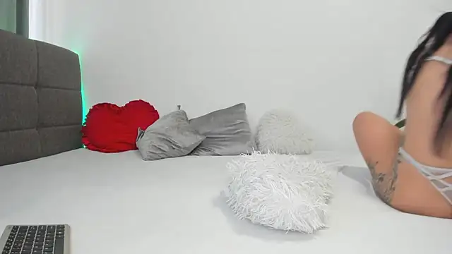 AlenaBay online show from May 2026 09:26:01 AM