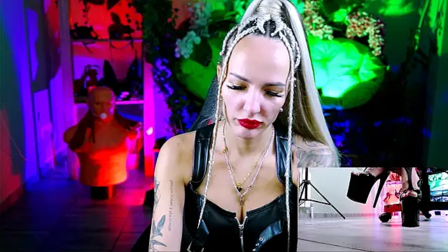 MonicaMaxwel online show from October 2025 11:14:02 AM