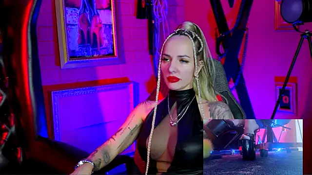 MonicaMaxwel online show from February 2026 10:03:02 AM