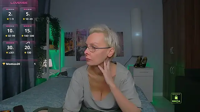 HelgaHimmell online show from December 2024 07:12:02 PM