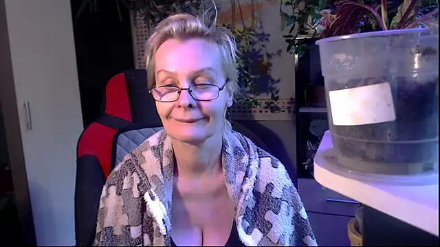 HelgaHimmell online show from May 2026 04:41:01 AM