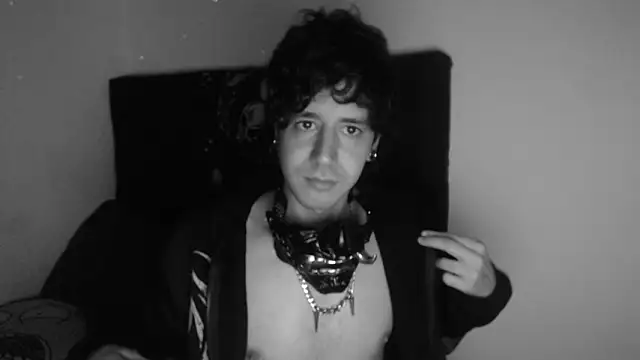 Snapshot of AndyBetti chatting on March 2026 03:54:01 AM AndyBetti online show from March 2026 03:54:01 AM