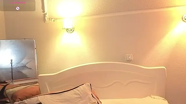 Snapshot of MonicaMelano chatting on January 2026 03:05:02 PM MonicaMelano online show from January 2026 03:05:02 PM