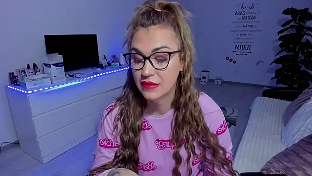 GlossyDiamondX online show from January 2025 05:20:02 AM