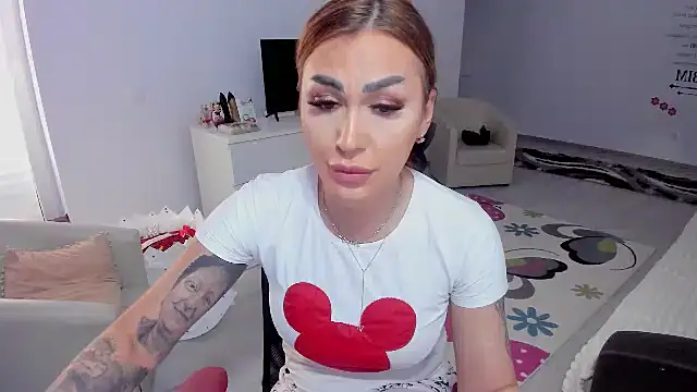 GlossyDiamondX online show from February 2025 02:02:01 PM