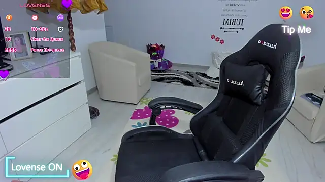 GlossyDiamondX online show from March 2026 05:11:01 AM