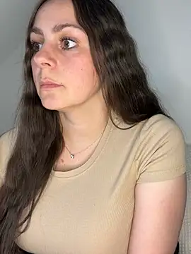 Snapshot of Loella-Rose chatting on May 2026 06:13:01 PM Loella-Rose online show from May 2026 06:13:01 PM