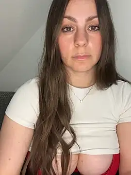 Snapshot of Loella-Rose chatting on May 2026 08:17:02 PM Loella-Rose online show from May 2026 08:17:02 PM
