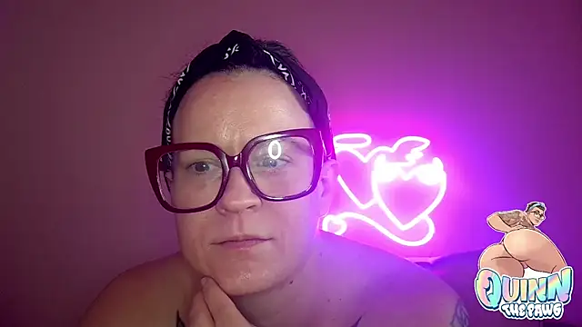 quinnmariexo online show from November 2025 02:35:01 PM