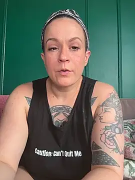 quinnmariexo online show from April 2026 05:21:01 PM