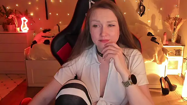 Snapshot of desperatehousewife__ chatting on March 2025 09:17:01 PM desperatehousewife online show from March 2025 09:17:01 PM