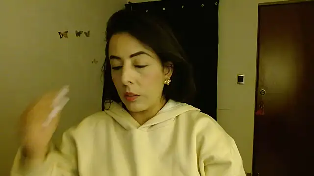 Snapshot of ella_peck chatting on June 2026 04:56:01 AM ella peck online show from June 2026 04:56:01 AM
