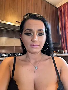 Hotmomcheckk  online show from February 2026 08:08:02 AM