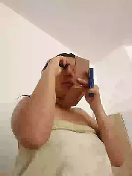 Snapshot of Sophie-hatter chatting on January 2025 05:48:01 PM Sophie-hatter online show from January 2025 05:48:01 PM