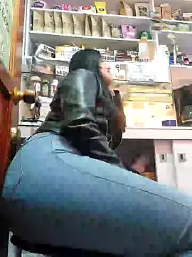 Snapshot of Sophie-hatter chatting on January 2025 06:50:01 PM Sophie-hatter online show from January 2025 06:50:01 PM