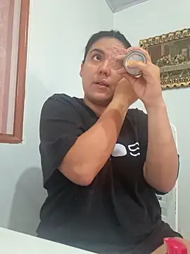 Snapshot of Sophie-hatter chatting on November 2025 04:51:02 PM Sophie-hatter online show from November 2025 04:51:02 PM