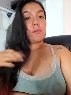 Snapshot of Sophie-hatter chatting on November 2025 04:29:02 PM Sophie-hatter online show from November 2025 04:29:02 PM