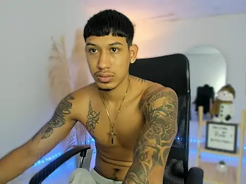 Snapshot of slim_master12 chatting on December 2025 11:25:02 PM slim master12 online show from December 2025 11:25:02 PM