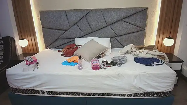 Raquel jones online show from April 2026 07:14:01 PM