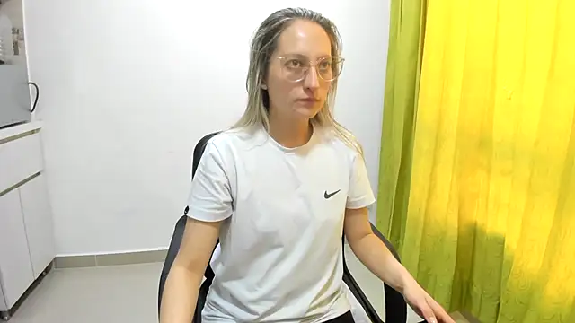 Adele johnsonn1 online show from December 2024 02:44:01 PM