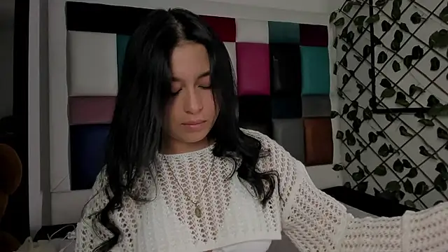 Snapshot of MelodySweett chatting on January 2026 03:32:01 AM MelodySweett online show from January 2026 03:32:01 AM
