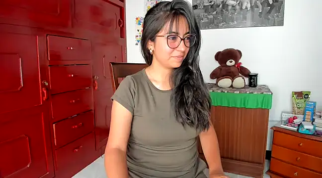 Isabellaa22 1 online show from January 2025 07:18:02 PM