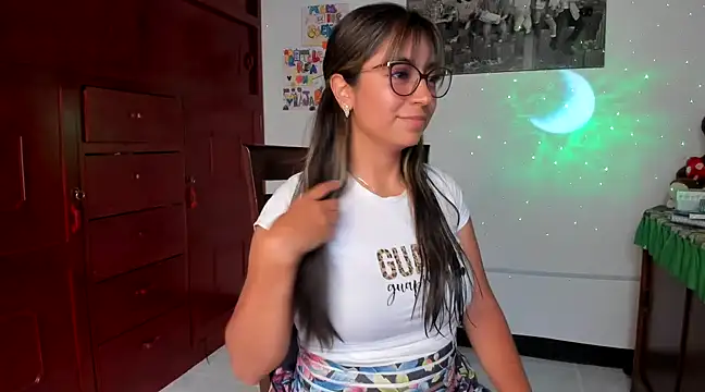 Isabellaa22 1 online show from February 2025 08:13:02 PM