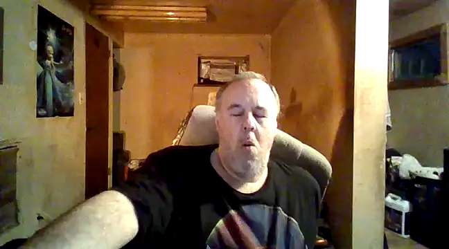 Snapshot of Nightshade7712 chatting on December 2024 10:28:01 PM Nightshade7712 online show from December 2024 10:28:01 PM