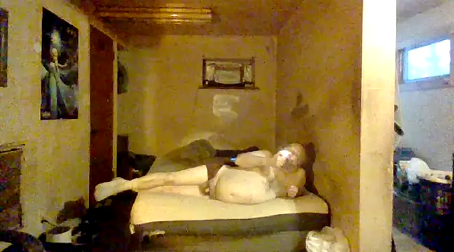 Snapshot of Nightshade7712 chatting on December 2024 09:37:01 PM Nightshade7712 online show from December 2024 09:37:01 PM