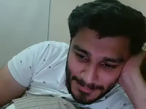 Snapshot of robintoit chatting on December 2024 04:27:02 PM robintoit online show from December 2024 04:27:02 PM