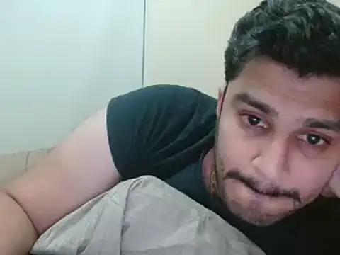 Snapshot of robintoit chatting on December 2024 04:37:01 PM robintoit online show from December 2024 04:37:01 PM