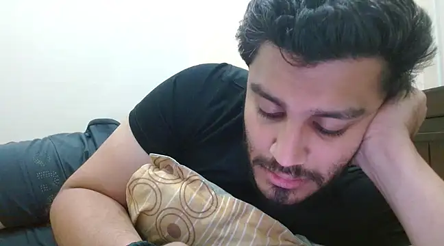 Snapshot of robintoit chatting on February 2025 04:51:02 AM robintoit online show from February 2025 04:51:02 AM