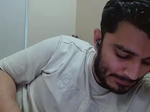 Snapshot of robintoit chatting on September 2025 03:28:01 AM robintoit online show from September 2025 03:28:01 AM