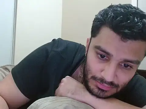 Snapshot of robintoit chatting on September 2025 02:17:01 PM robintoit online show from September 2025 02:17:01 PM