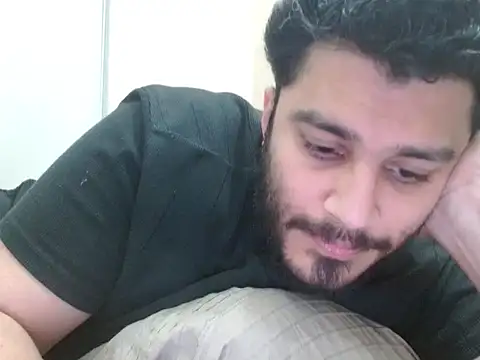 Snapshot of robintoit chatting on November 2025 02:01:01 AM robintoit online show from November 2025 02:01:01 AM