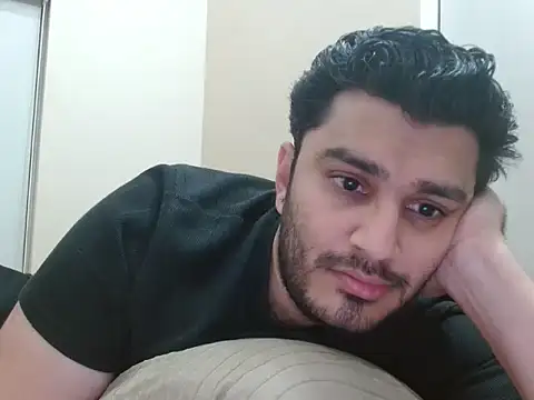 Snapshot of robintoit chatting on December 2025 02:12:02 PM robintoit online show from December 2025 02:12:02 PM