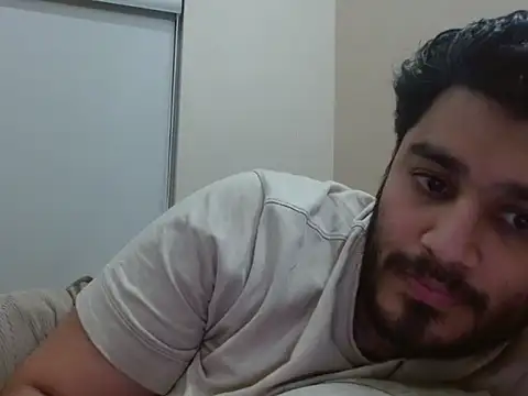 Snapshot of robintoit chatting on December 2025 01:02:02 AM robintoit online show from December 2025 01:02:02 AM