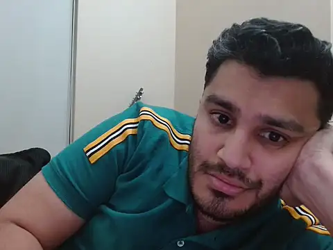 Snapshot of robintoit chatting on February 2026 04:33:01 PM robintoit online show from February 2026 04:33:01 PM