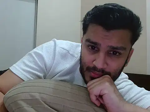 Snapshot of robintoit chatting on February 2026 04:34:02 PM robintoit online show from February 2026 04:34:02 PM